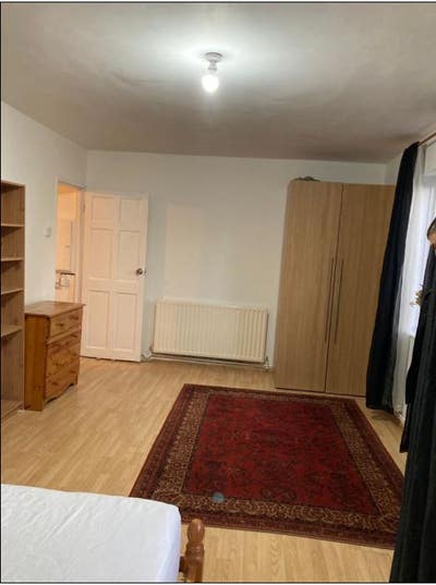 Large spacious Double Room/Bedroom SW19 Main Photo
