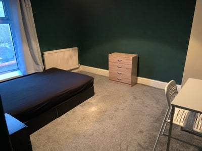 Spacious double room in Ebbw Vale Town Ce Main Photo