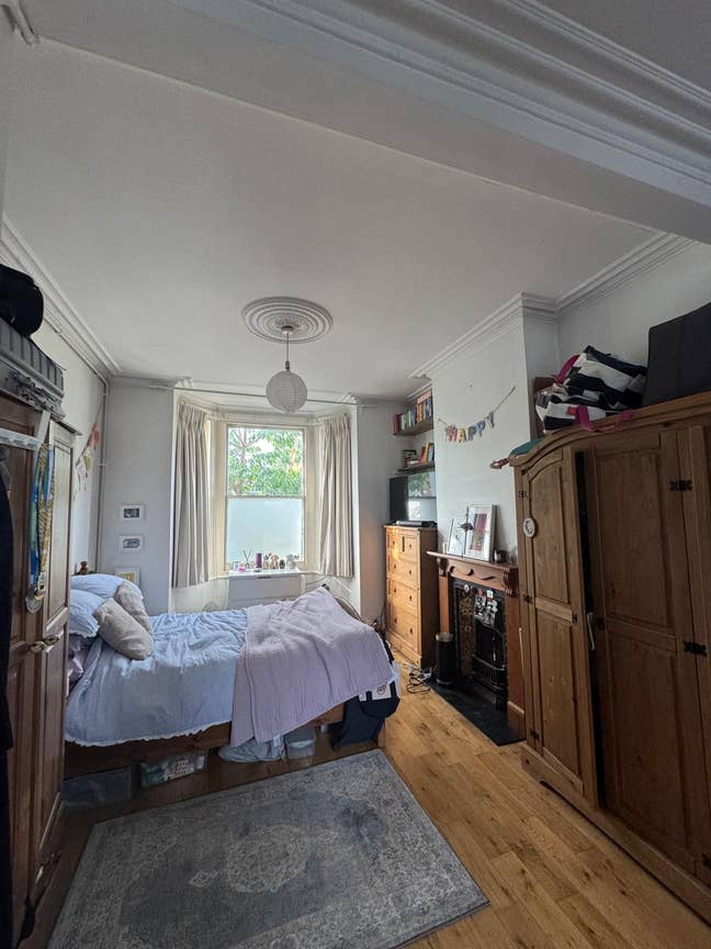 Very Large Double Room - Wimbledon - Friendly Main Photo