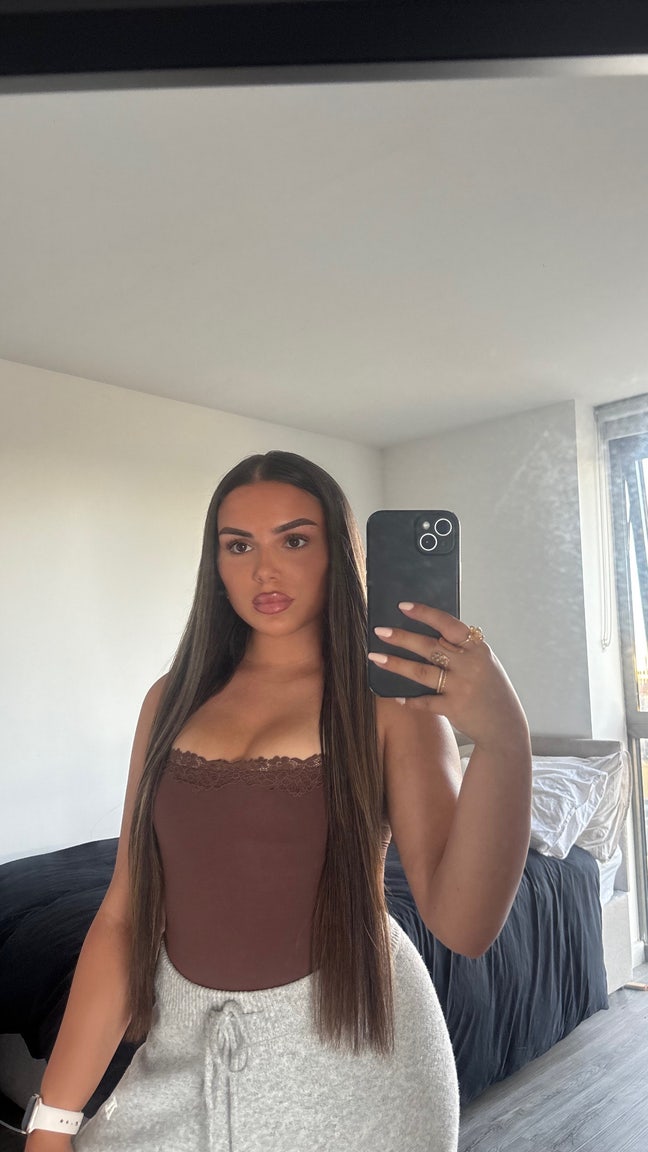 Mature student looking for a flatmate Main Photo