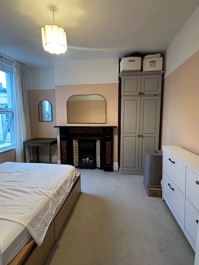 Furnished, Double Room in Brighton | Mon - Fri Main Photo