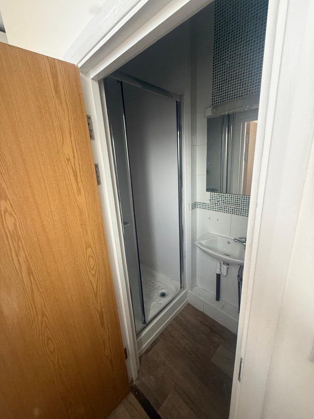 1 Bedroom Flat Main Photo