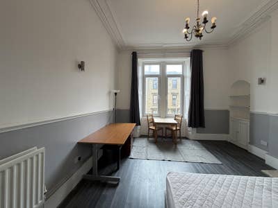 Kelvingrove . Students Only Double Room Main Photo