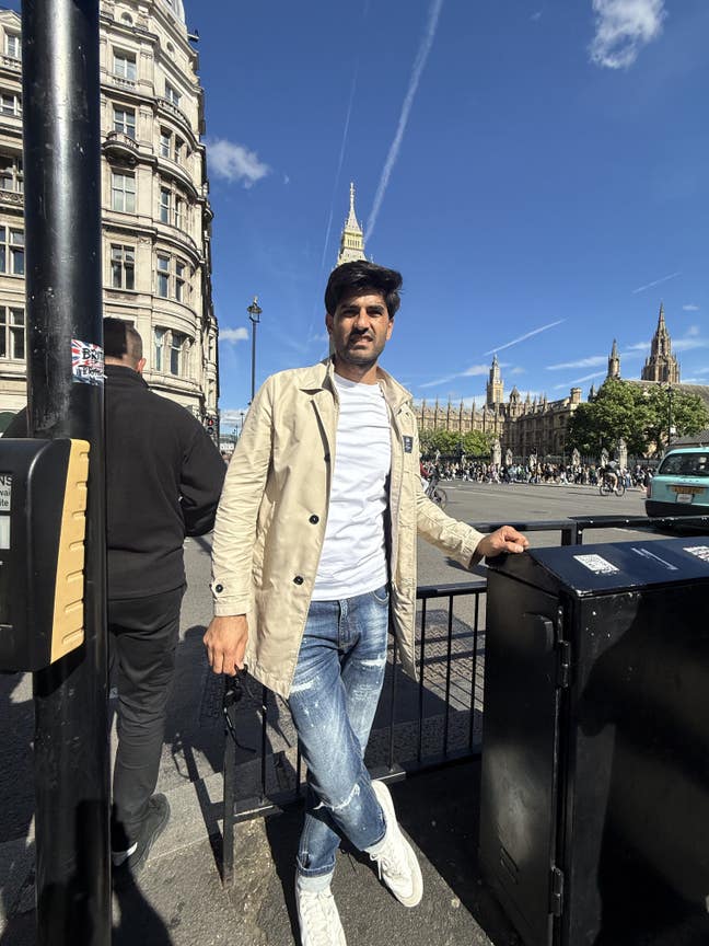 I am a professional male aged 29. Recently gr... Main Photo