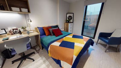 Bright City Centre Studio Available | 13 July – 30 Main Photo