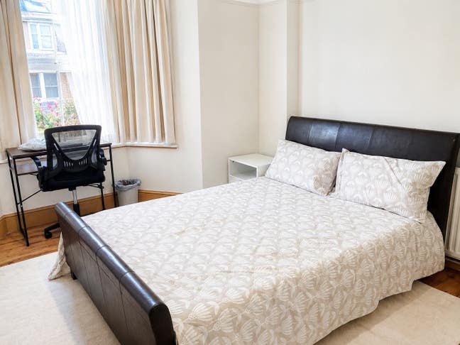 Spacious Double Room + All Bills Included Main Photo