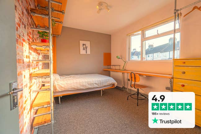 NHS & key worker room · bills inc · avail 23 Aug Main Photo