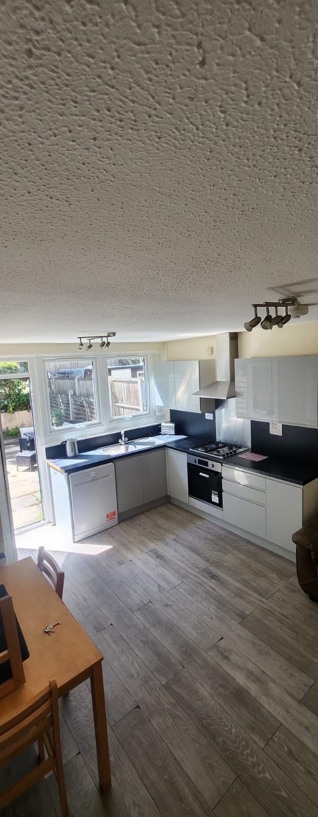 5 bedroom property - 5 mins from Brick lane  Main Photo