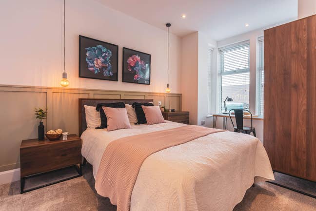 1 Double Room with Ensuite in Stunning 4 Bed  Main Photo
