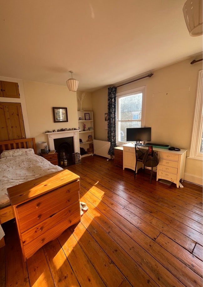 Large room available in central Cambridge 2-bed  Main Photo