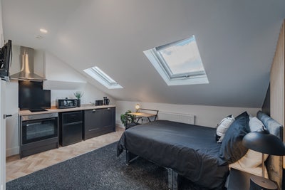 ⭐️Large Studio Room ⭐️Great Location ⭐️ Main Photo