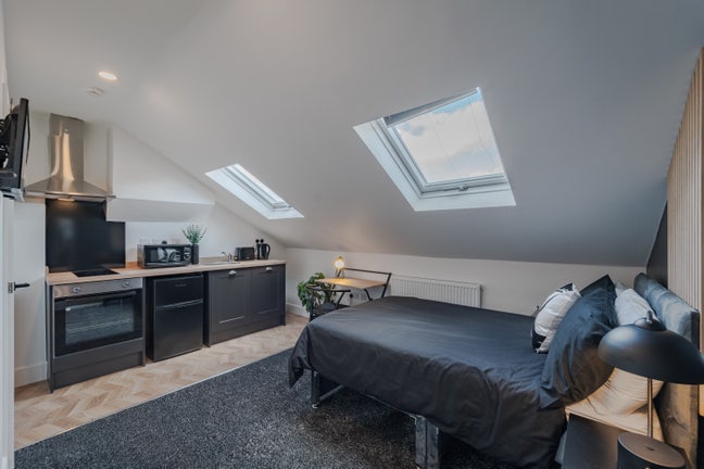 ⭐️Large Studio Room ⭐️Great Location ⭐️ Main Photo