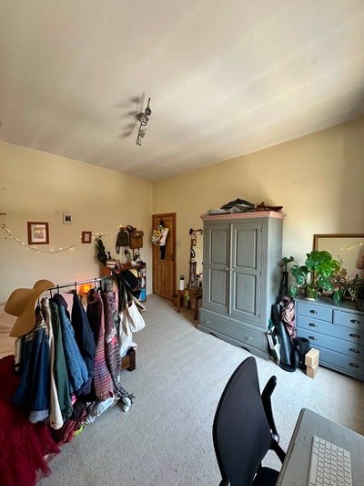 Room Available in Shared House Main Photo