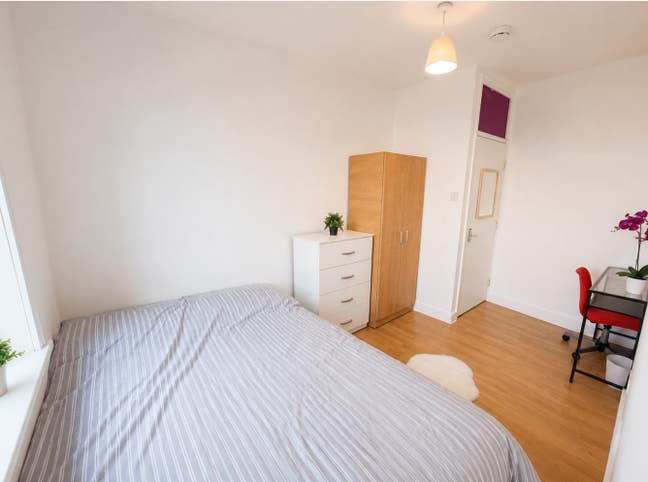 🔥 E1 Room | Prime Location Main Photo