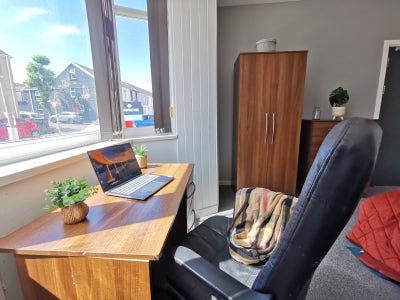 En-suite Room | Bills inc | Prime Brynmill  Main Photo