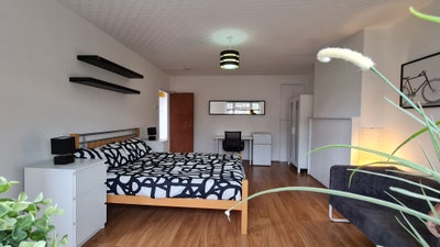 🔥Zone 2/E1 -5 Fantastic Rooms - Be Quick 🔥 Main Photo