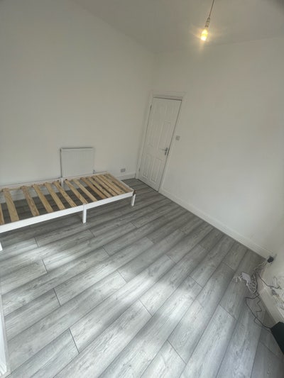 Double room rent Plumstead se18 all bills inc &pound;750 Main Photo
