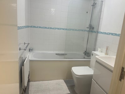 Spacious Room in Quiet Area Main Photo