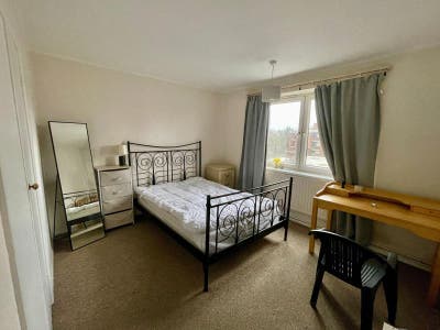 Large Double room in Canada Water Main Photo