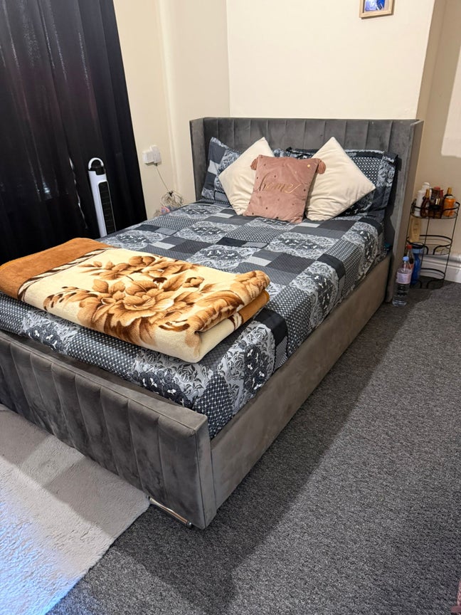 1 Double bedroom is available in this property  Main Photo