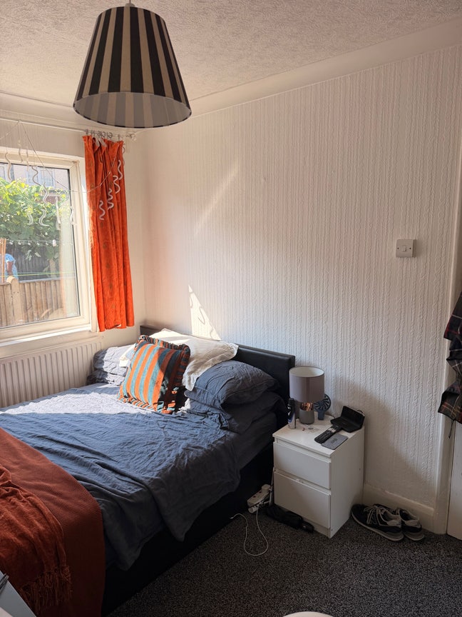 Comfortable double room available. Main Photo