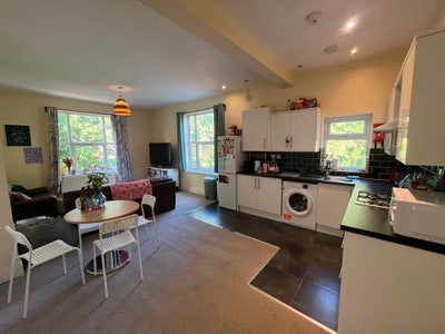 Spacious double bedroom in Moseley Main Photo