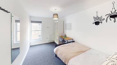 1 Double Bedroom Left! - Central Student Property Main Photo