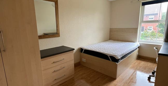 Furnished Double Bedroom- Available Now - LS6 1HG Main Photo