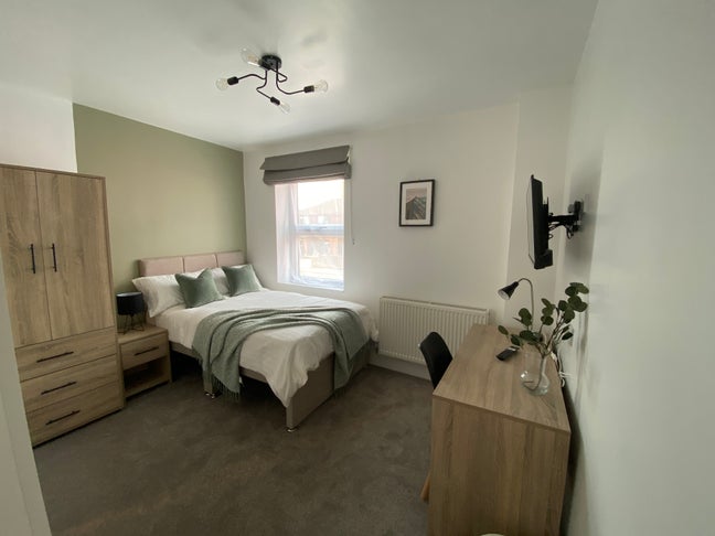Modern Ensuite Rooms in Swadlincote Main Photo