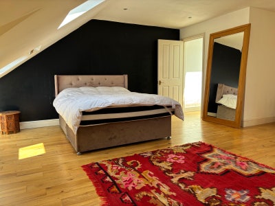 Two double bedrooms with Jack and Jill bathroom Main Photo