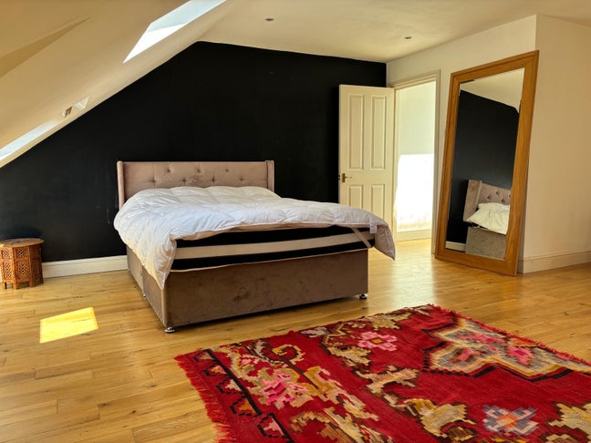 Two double bedrooms with Jack and Jill bathroom Main Photo