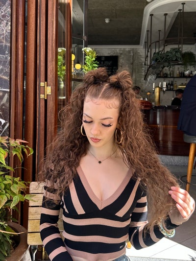 My name is Robyn and I’m 22. Looking for a ... Main Photo