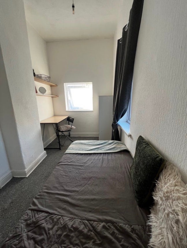 Single room available ST4 stoke on Trent (LONGTON) Main Photo