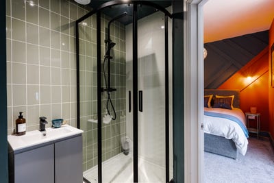  50% off-  High End Ensuite Rooms - Sea View Main Photo