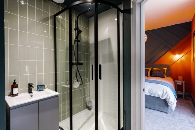  50% off-  High End Ensuite Rooms - Sea View Main Photo