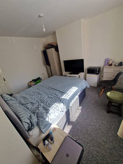 Spacious Double bedroom Available  Main Photo