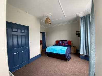 🌞🌿 En-Suite Double Room + Parking Space Main Photo