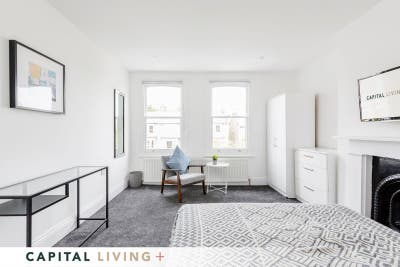 Large Double room in a social house  Main Photo