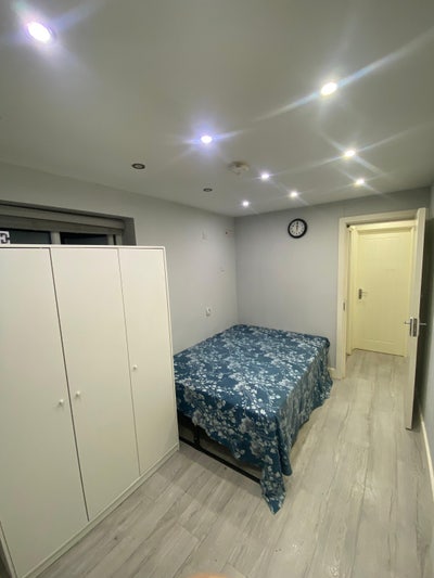 En-suite available in Enfield  Main Photo