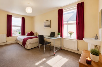 ⚡ Rooms Going Fast – Book Your Viewing Today! Main Photo