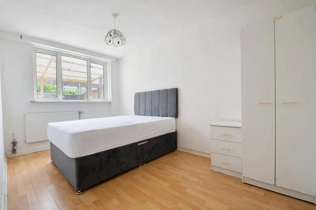 3 Bed Flat to Rent - Feltham - &pound;2300 Inc Bills Main Photo