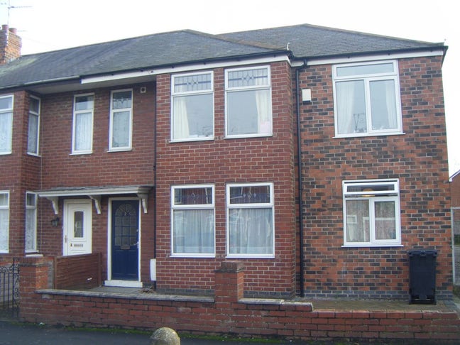 Single bedroom available in Lang Avenue Main Photo