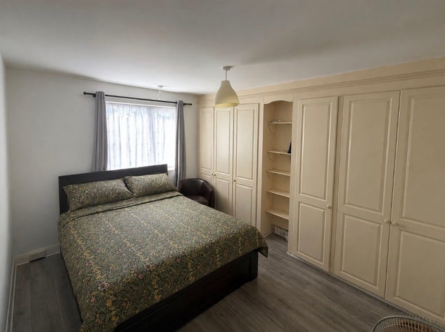 Large double bedroom available Main Photo