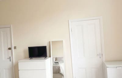 Large Double Room with En-suite in Birmingham Main Photo