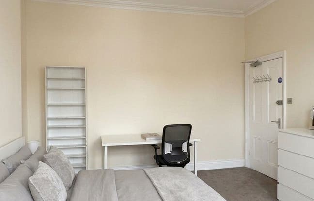 Large Double Room with En-suite in Birmingham Main Photo