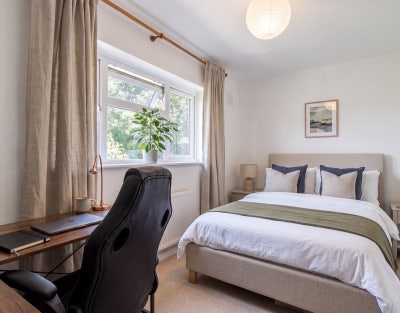 Peaceful Home with Free Parking in Zone 3 Main Photo