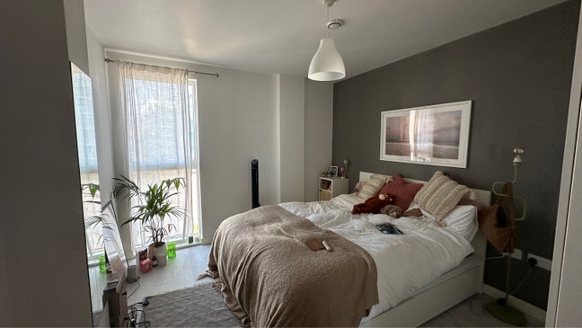 Spacious Double Room in Calm Haggerston Flat Main Photo