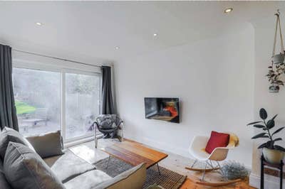 Furnished 2-bed garden flat – East Dulwich Main Photo