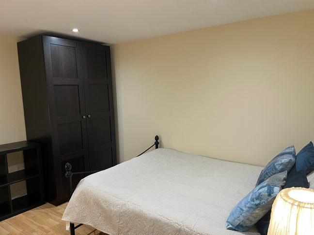 Guildford: Central New Character Double Rooms  Main Photo