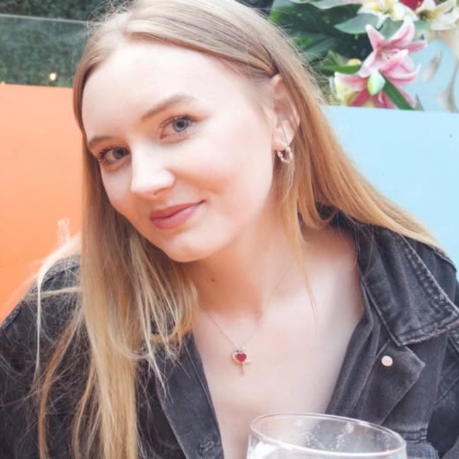 Looking for flat or to find girls to share with! Main Photo